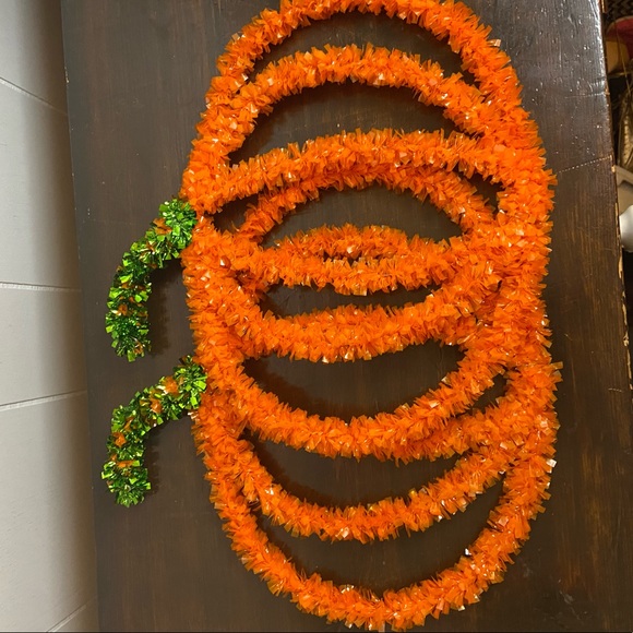 Vintage 2 piece retro shiny tinsel pumpkin hanging decor Orange Halloween @ - Picture 2 of 6